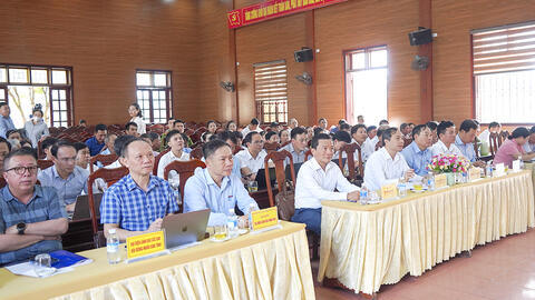 Đoàn ĐBQH tỉnh tiếp xúc cử tri Nghi Xuân